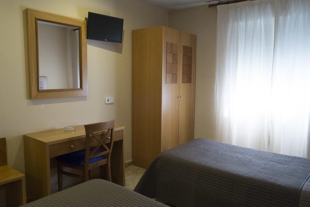 Twin Room,240381609:JPEG