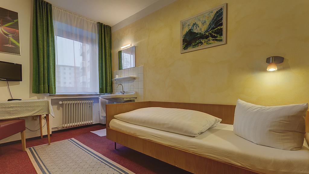 Single Room with Shared Bathroom
