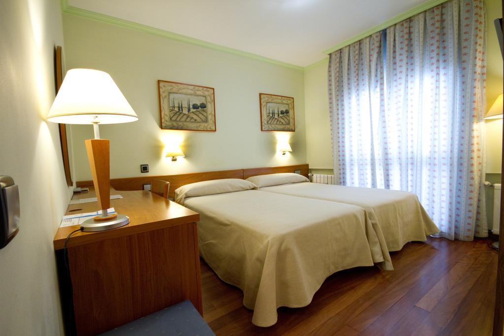 Twin Room,253798837:JPEG