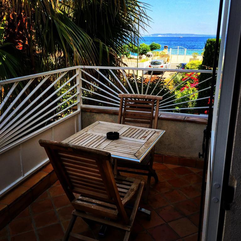 Family Room with Side Sea View