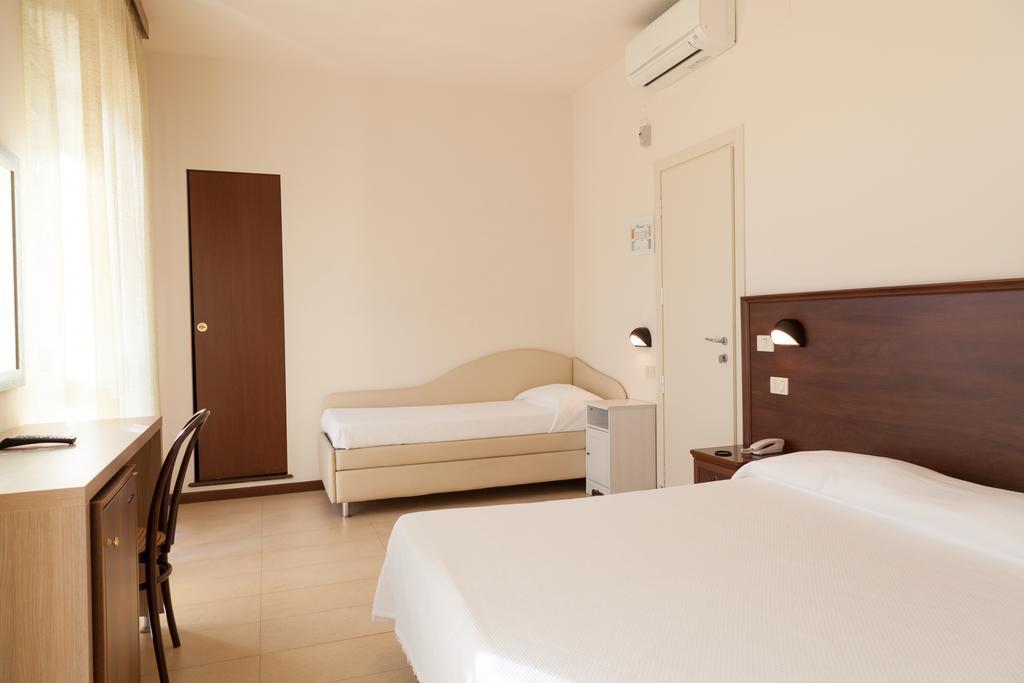 Quadruple Room,254998453:JPEG