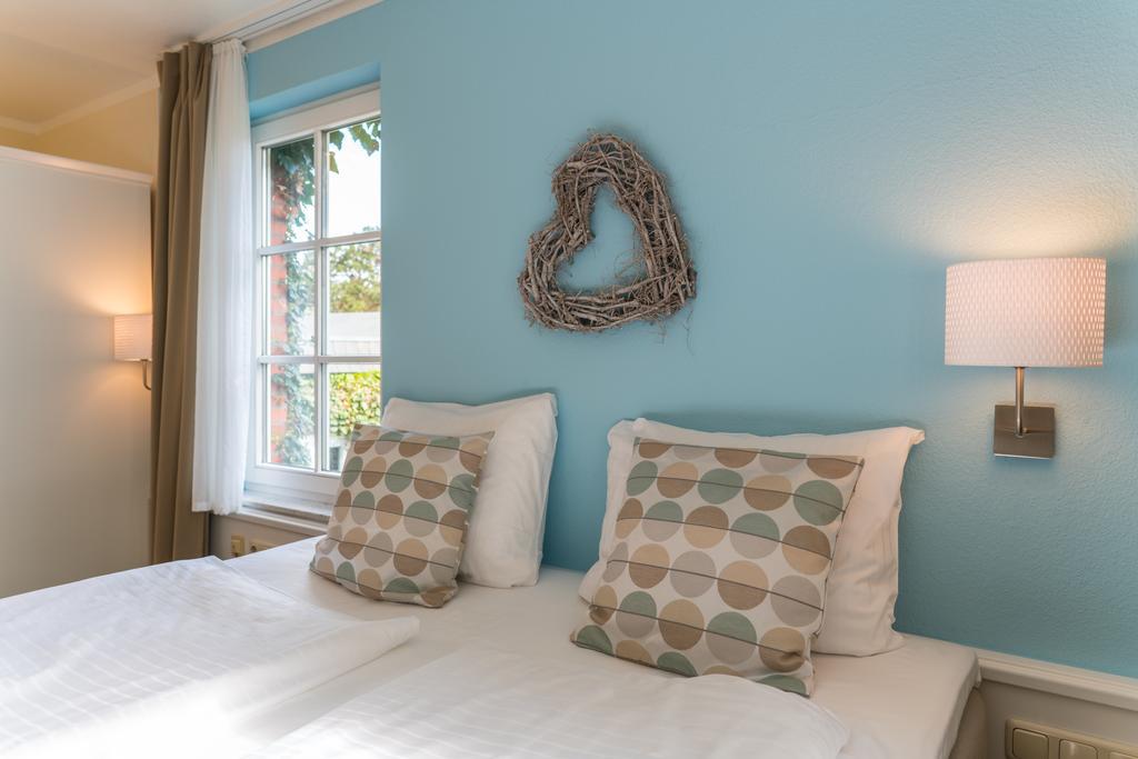 Middle Double Room