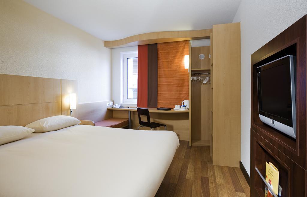 Standard Room with One Double Bed
