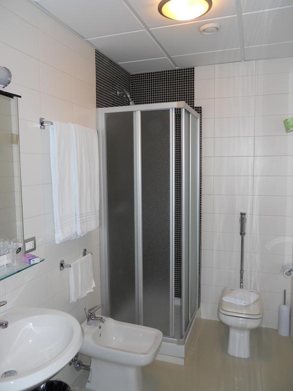 Double Room,1274599582:JPEG