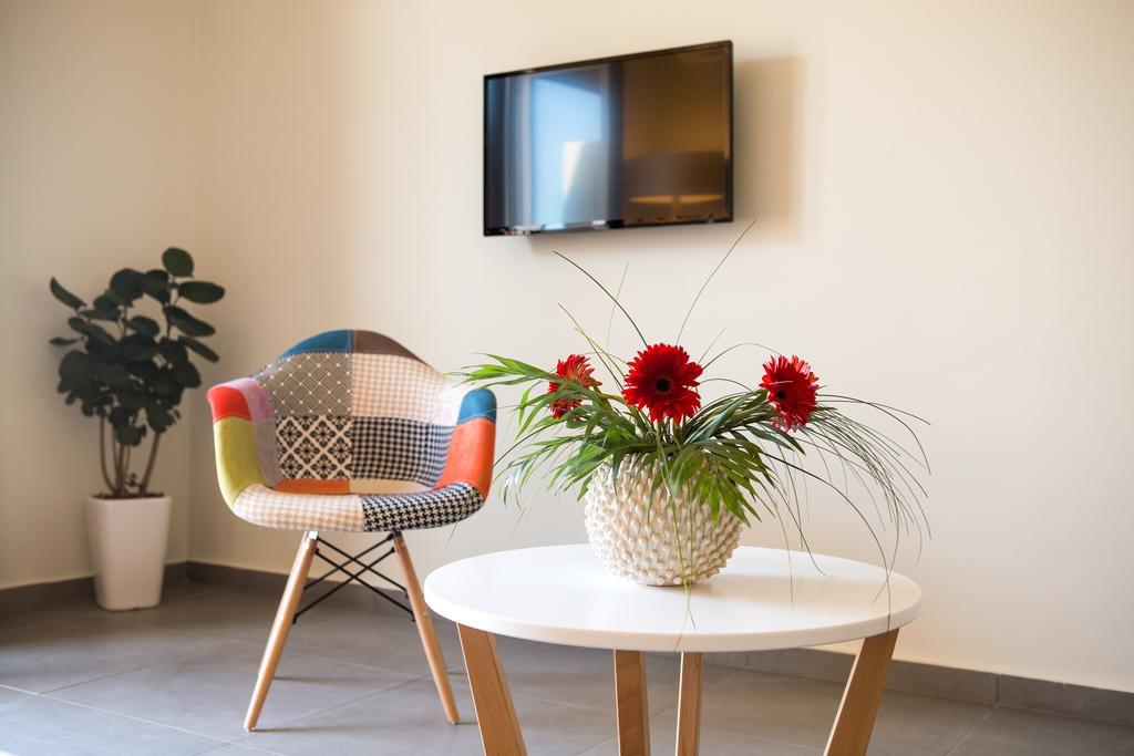 Superior One-Bedroom Apartment