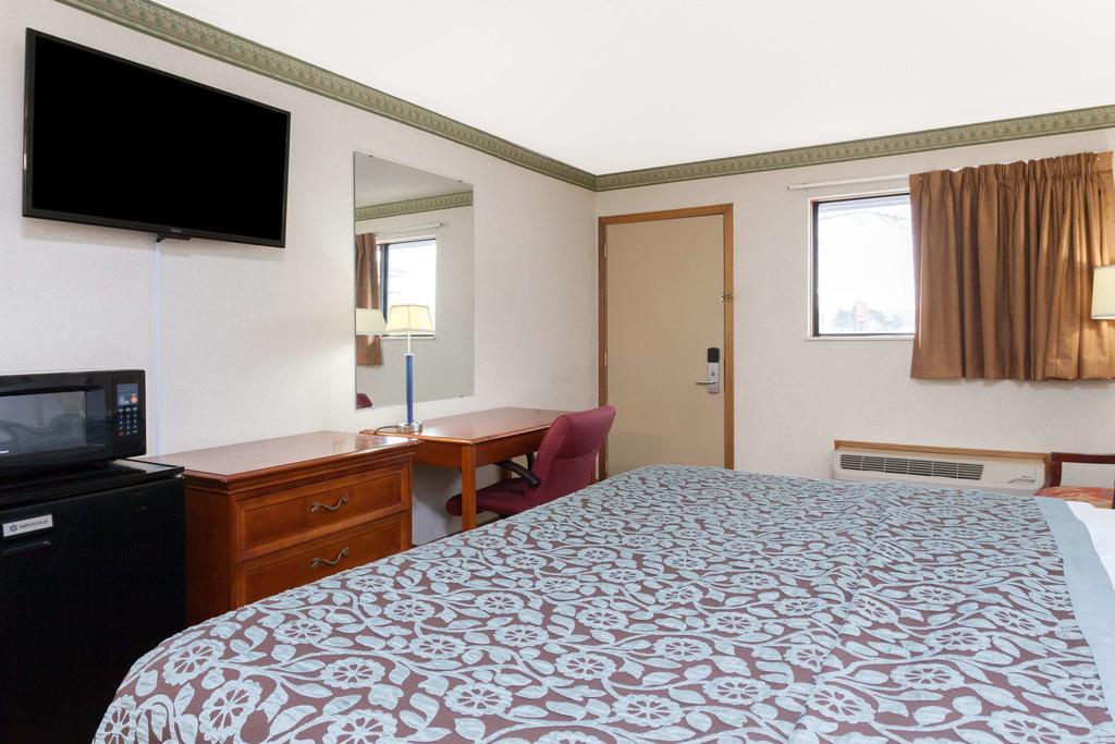 King Room - Disability Access/Non-Smoking