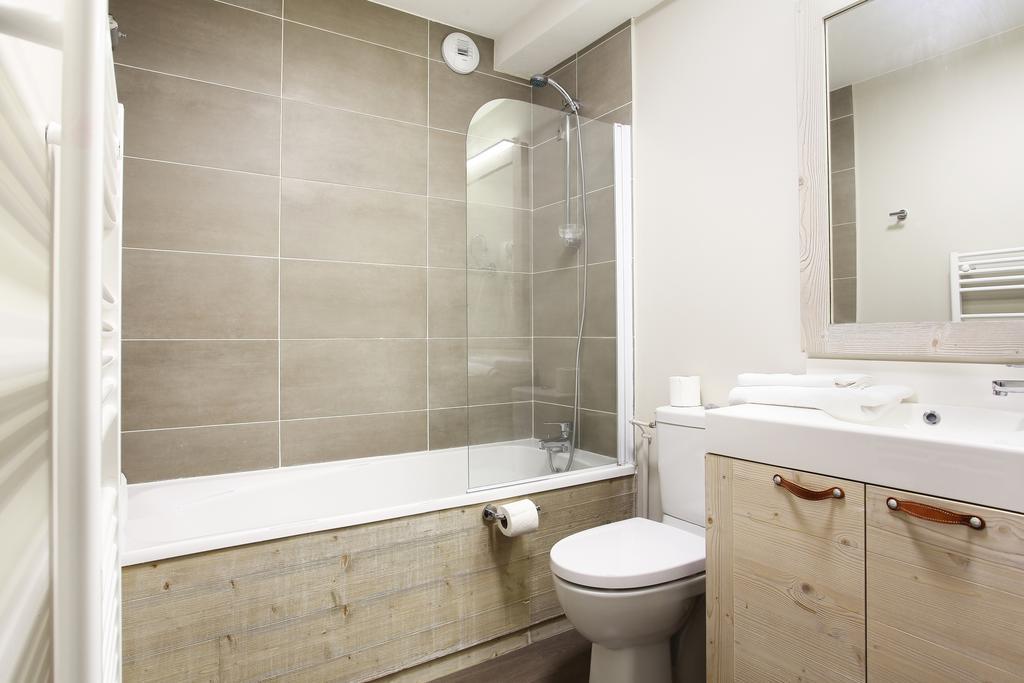 2 Bedroom Apartment,272307133:JPEG