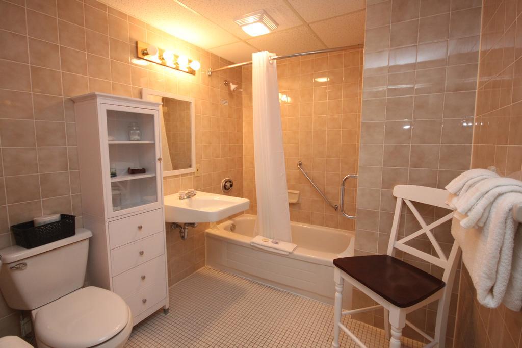 Standard Queen Suite with Two Queen Beds