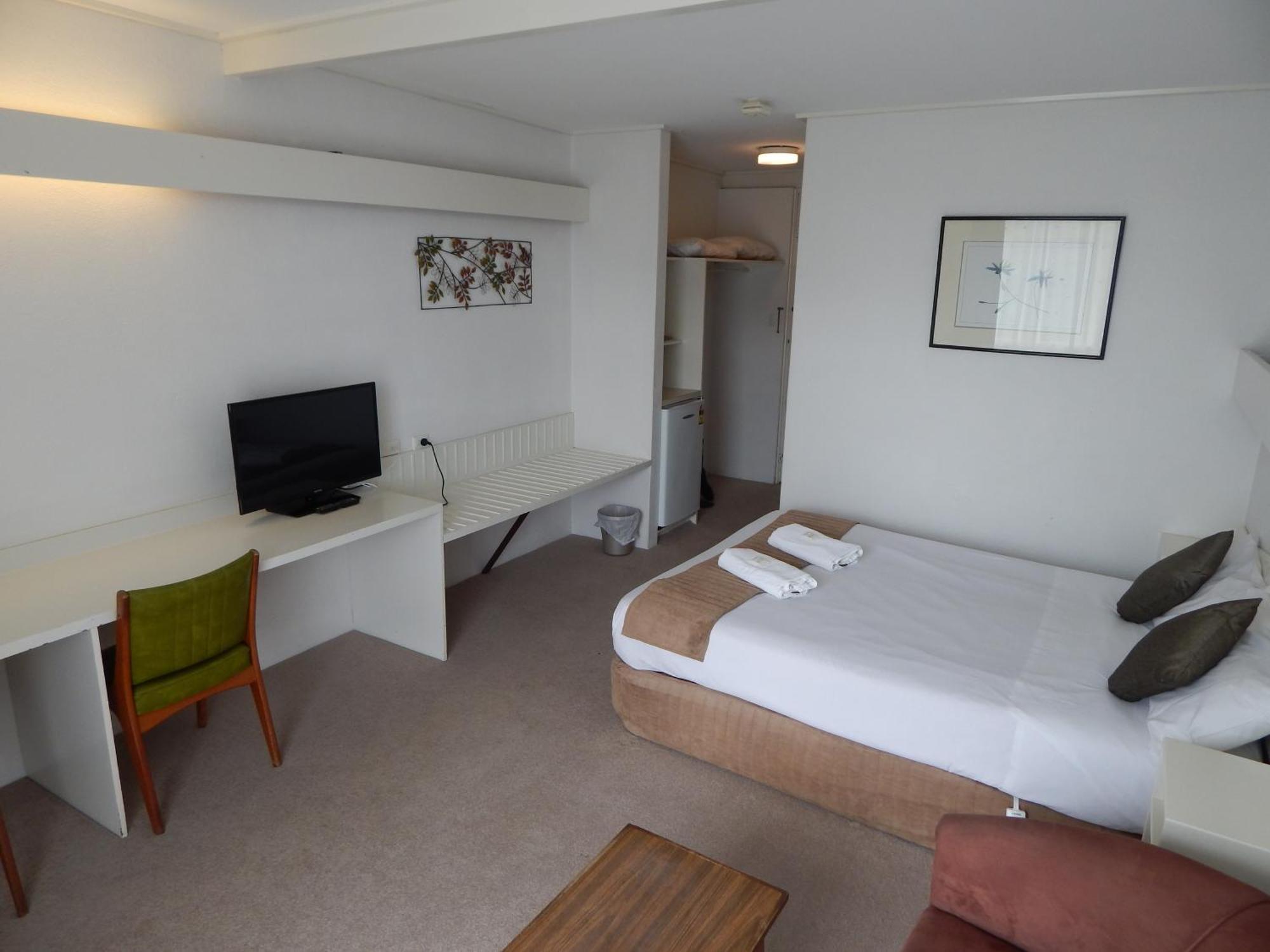 Standard Queen Room