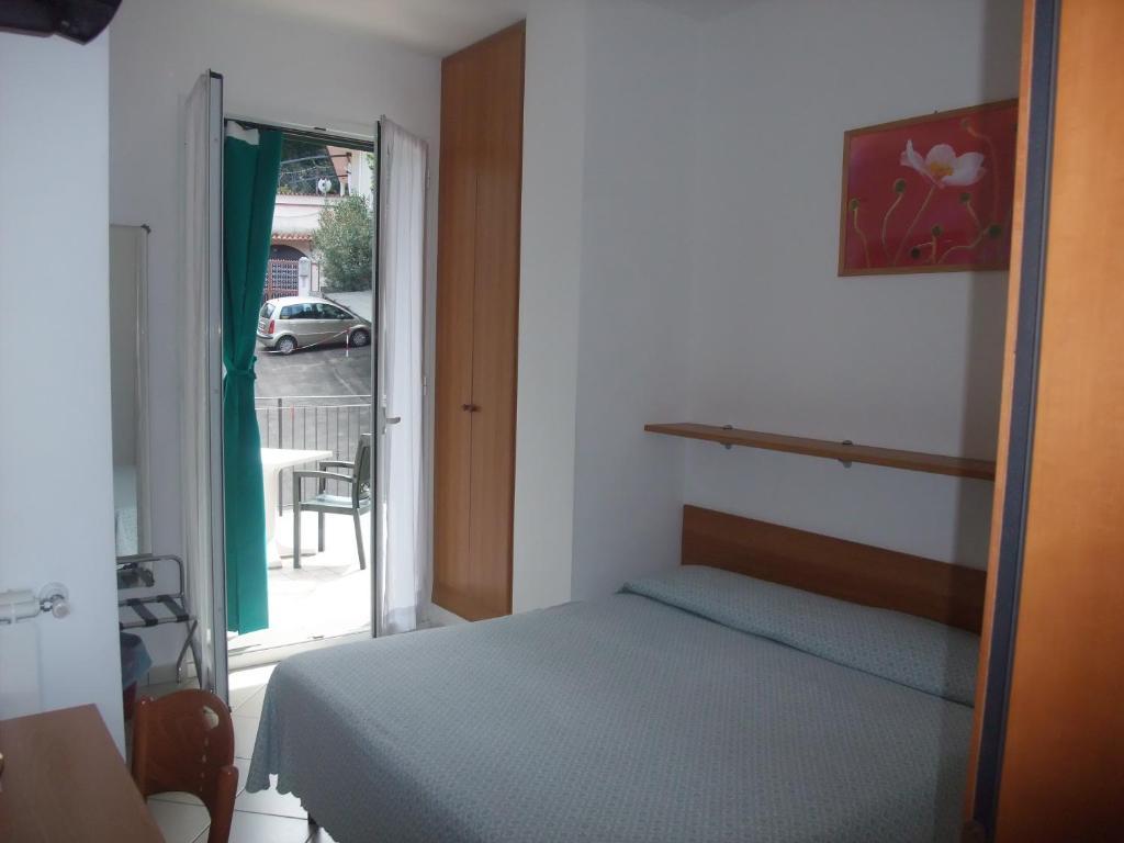 Single Room,27989687:JPEG