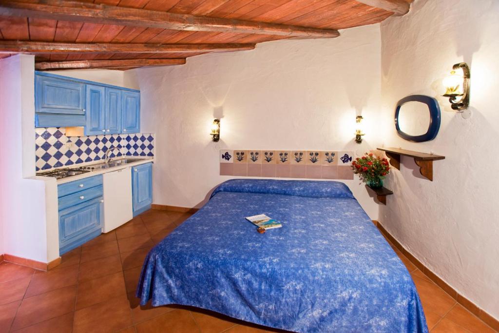 Bungalow Kitchenette,506665602:JPEG