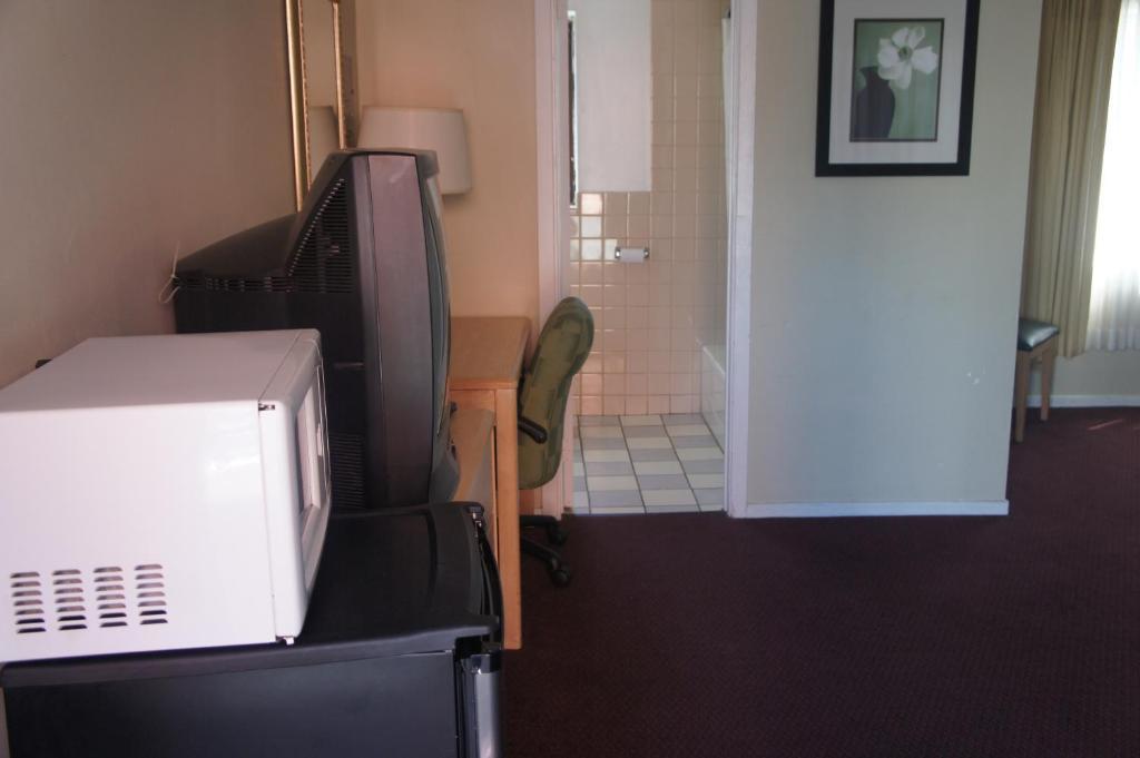 Queen Room - Disability Access