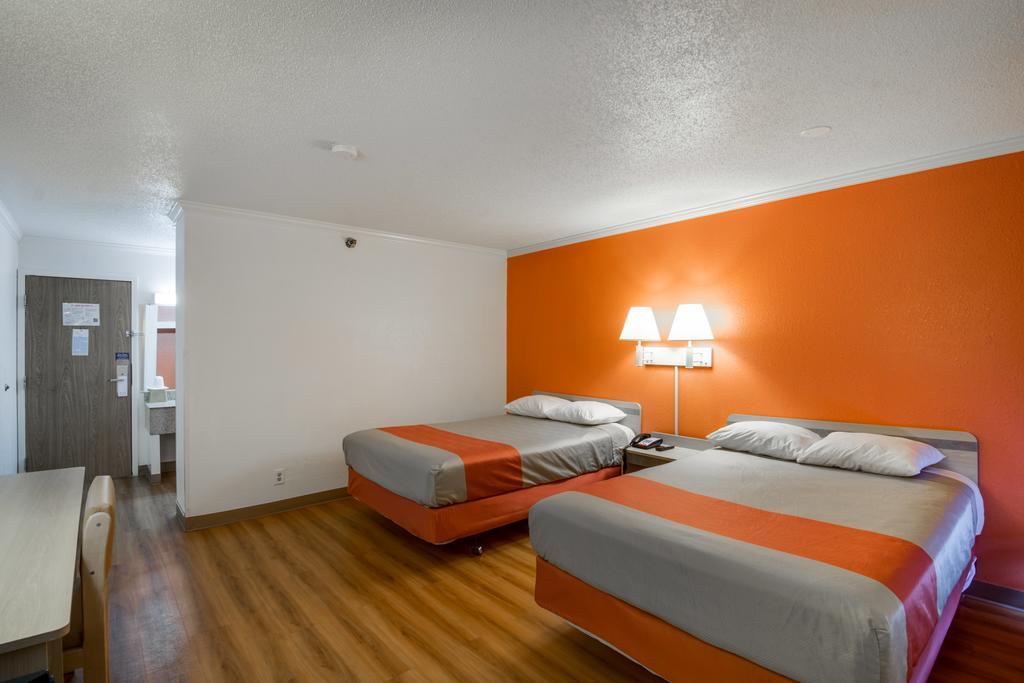 Quadruple Room Non-Smoking