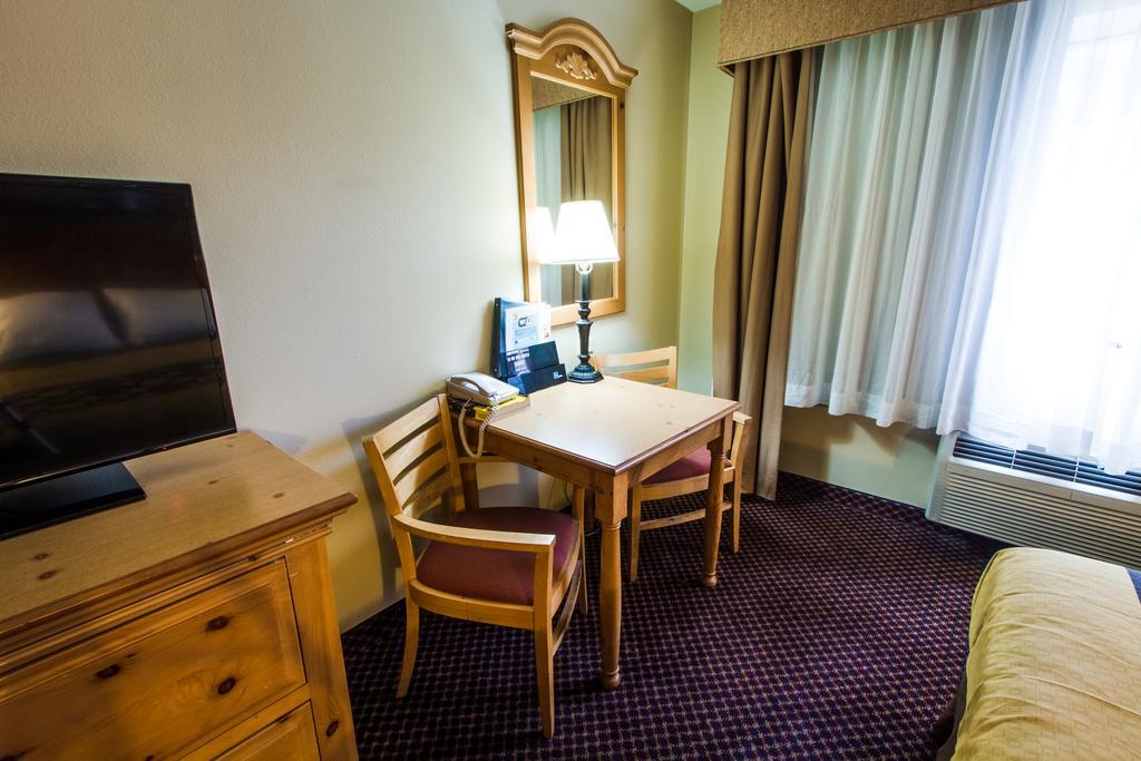 King Room - Non-Smoking