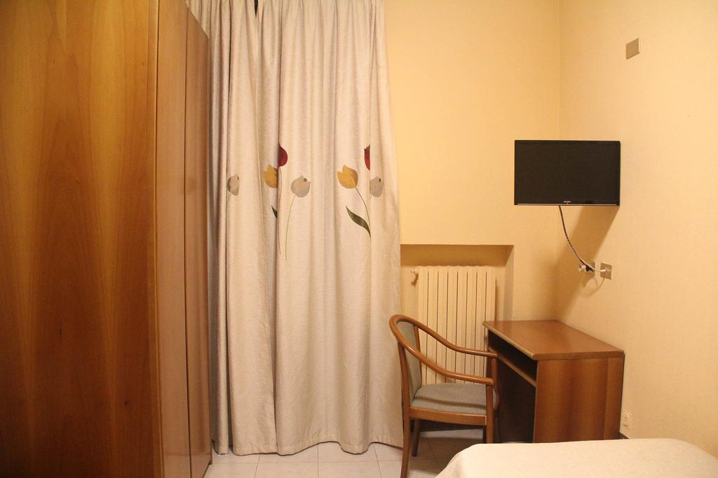 Camera Singola con Balcone in Comune