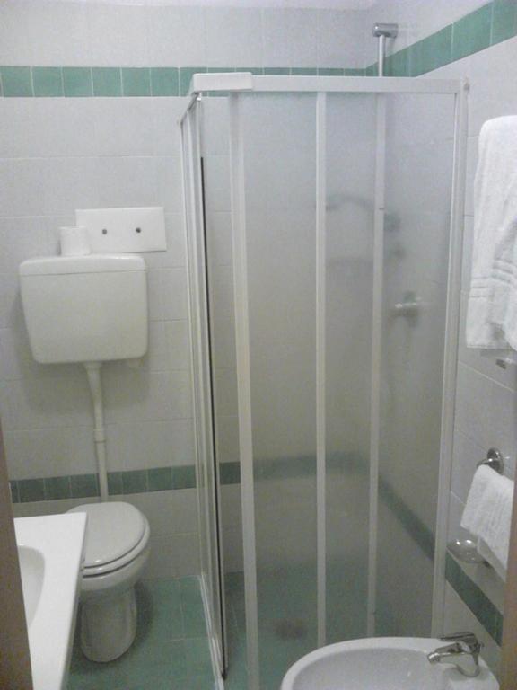 Standard Double or Twin Room,390776217:JPEG