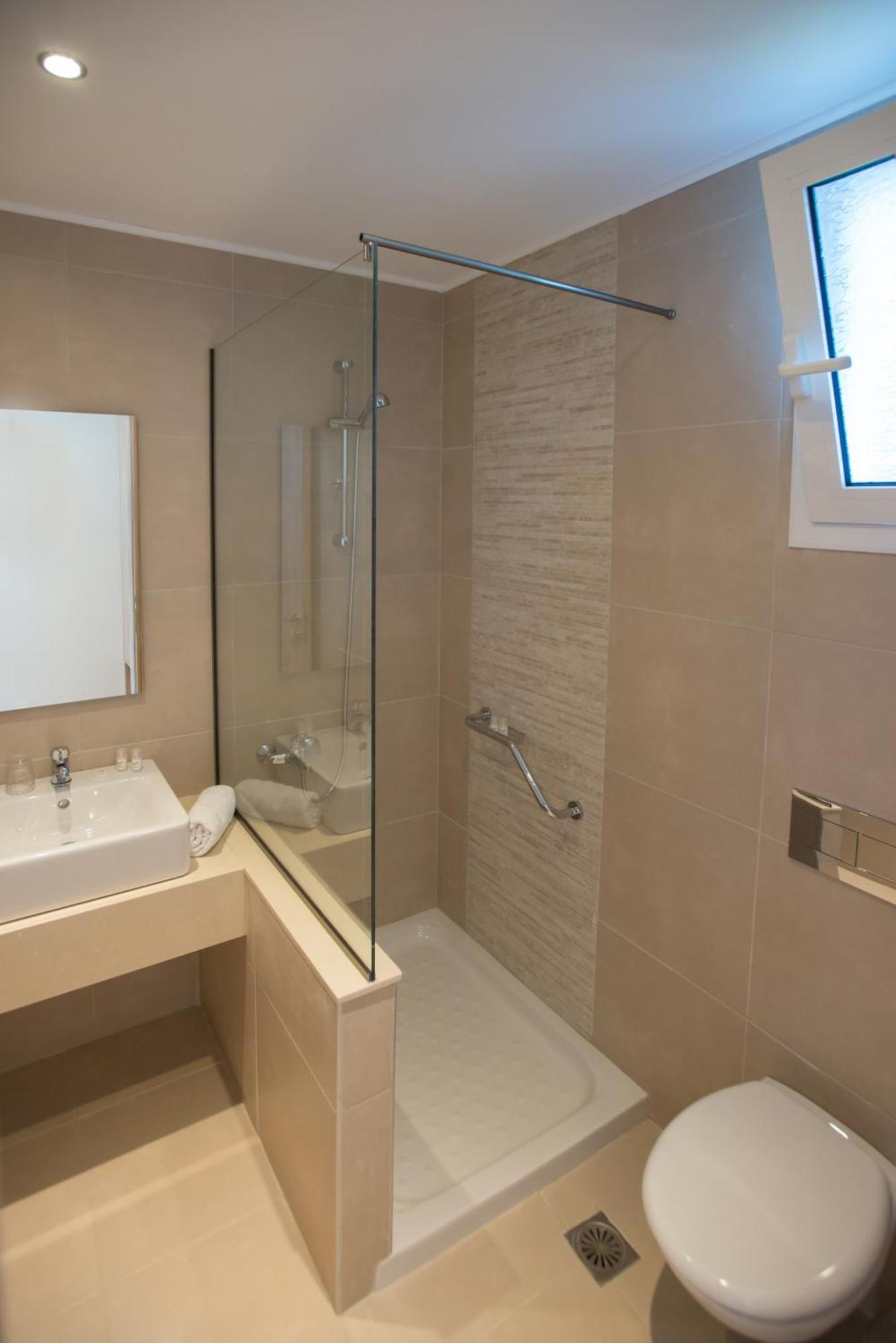 Chambre Double Supérieure - Vue sur Piscine