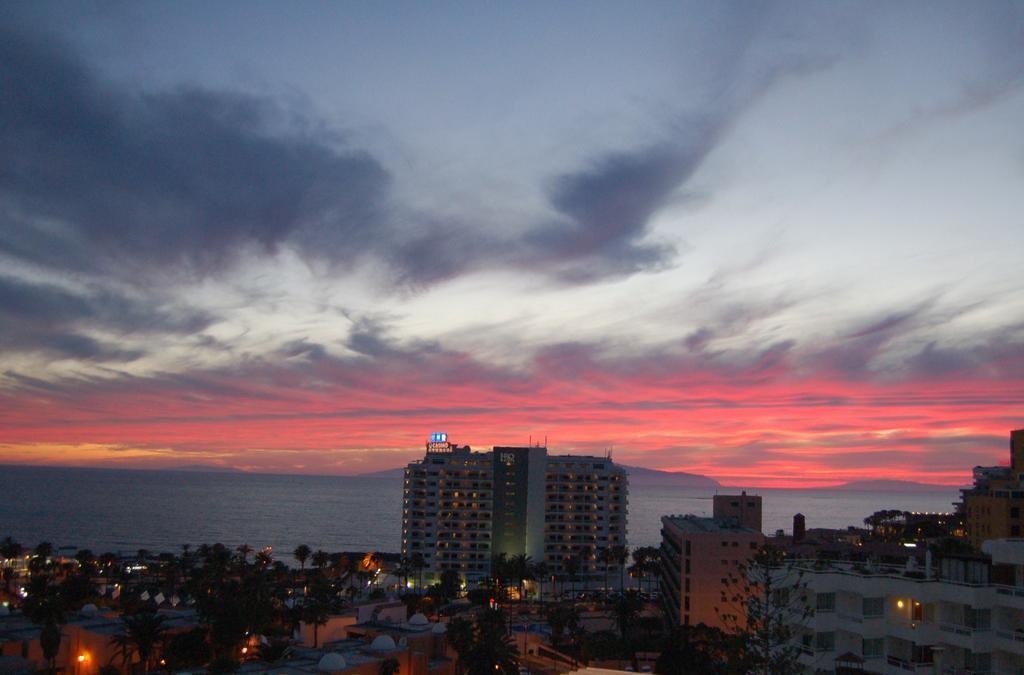 Estudo Triple Superior con vistas al mar