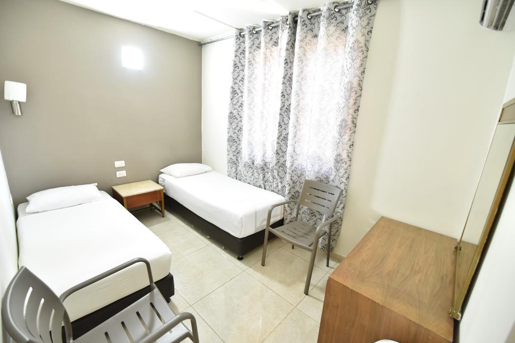 Family Room (6 Adults)
