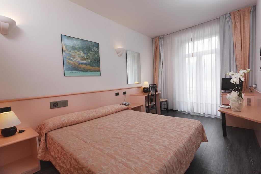 Double Room Lake View