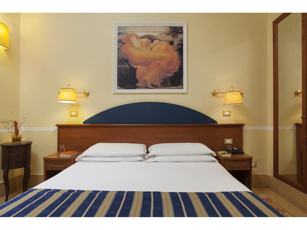 Family Room,398119815:JPEG