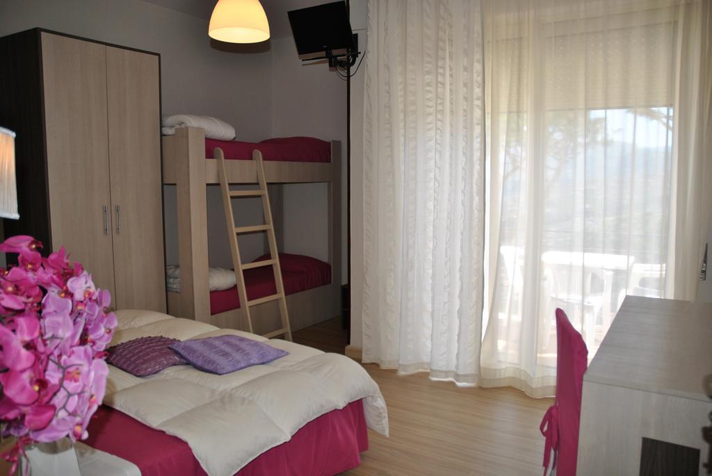 Quadruple Room with Balcony and Sea View