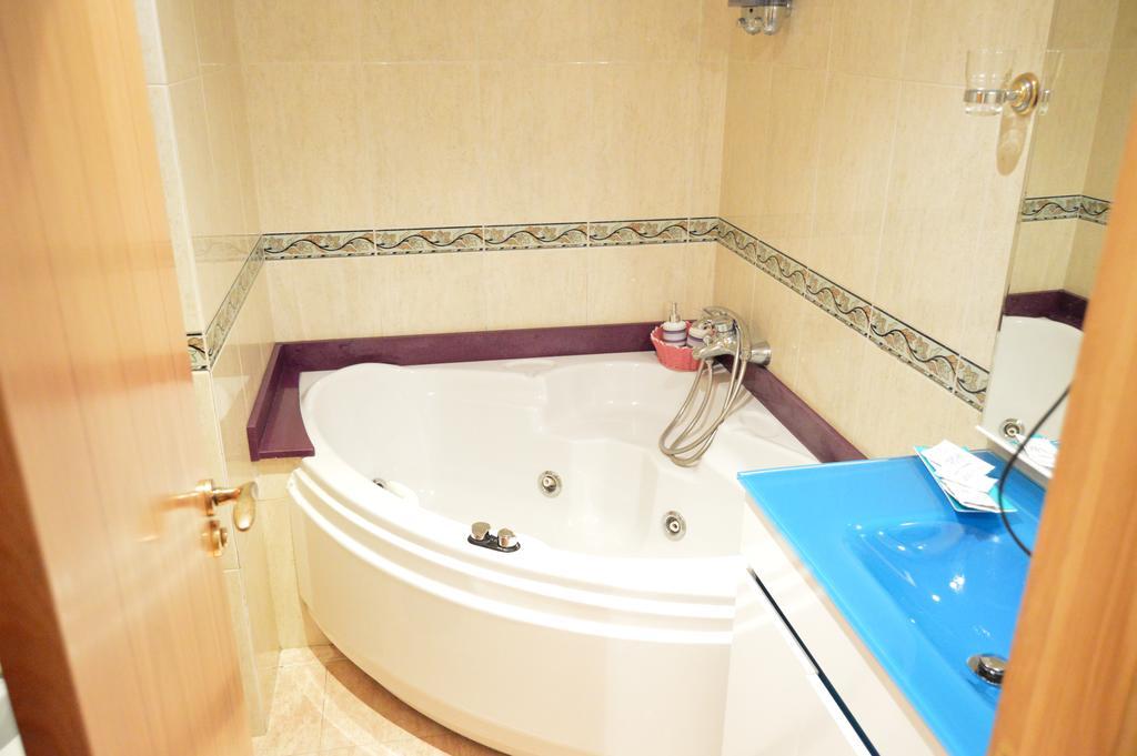 Double Room Spa Bath,703215010:JPEG