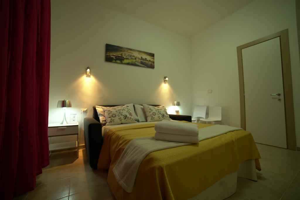 Double Room with Private Bathroom,425066808:JPEG