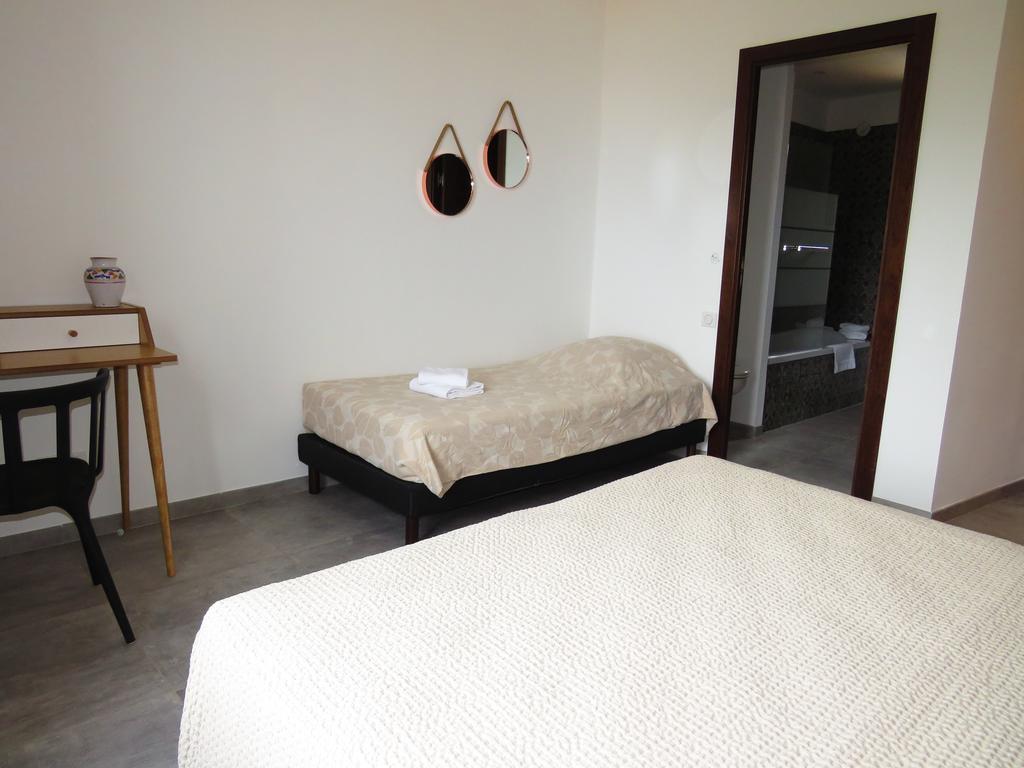 Superior Triple Room Street View Sea View