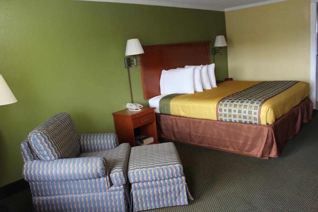 King Room - Non-Smoking
