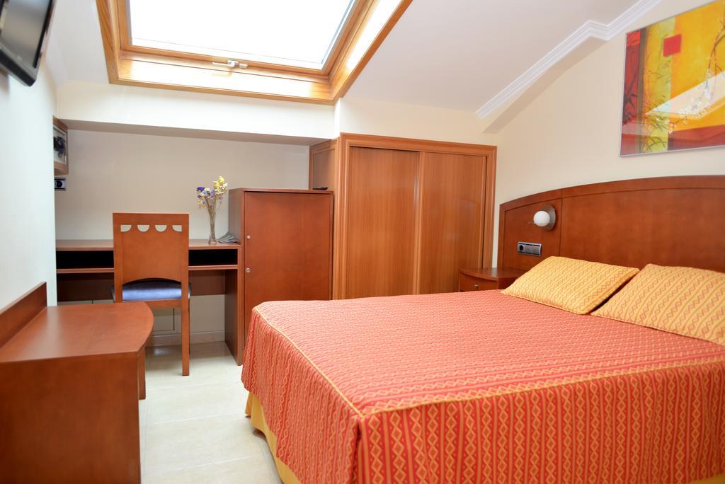 Single Room,790533174:JPEG