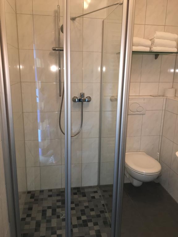 Quadruple Room Shower