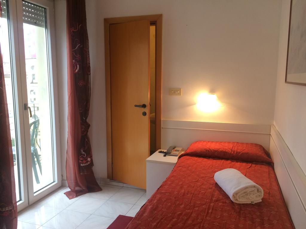 Single Room Balcony Partial Sea View,415489614:JPEG