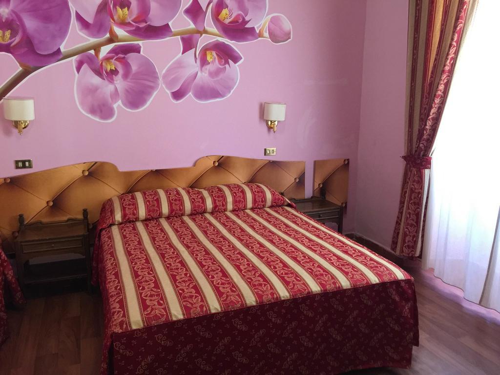 Triple Room,435271359:JPEG