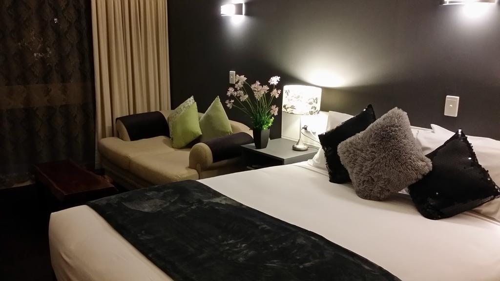 Queen Executive Room
