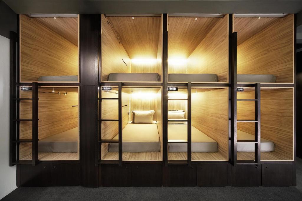 Single Pod in Mixed Dormitory (Front Entry)