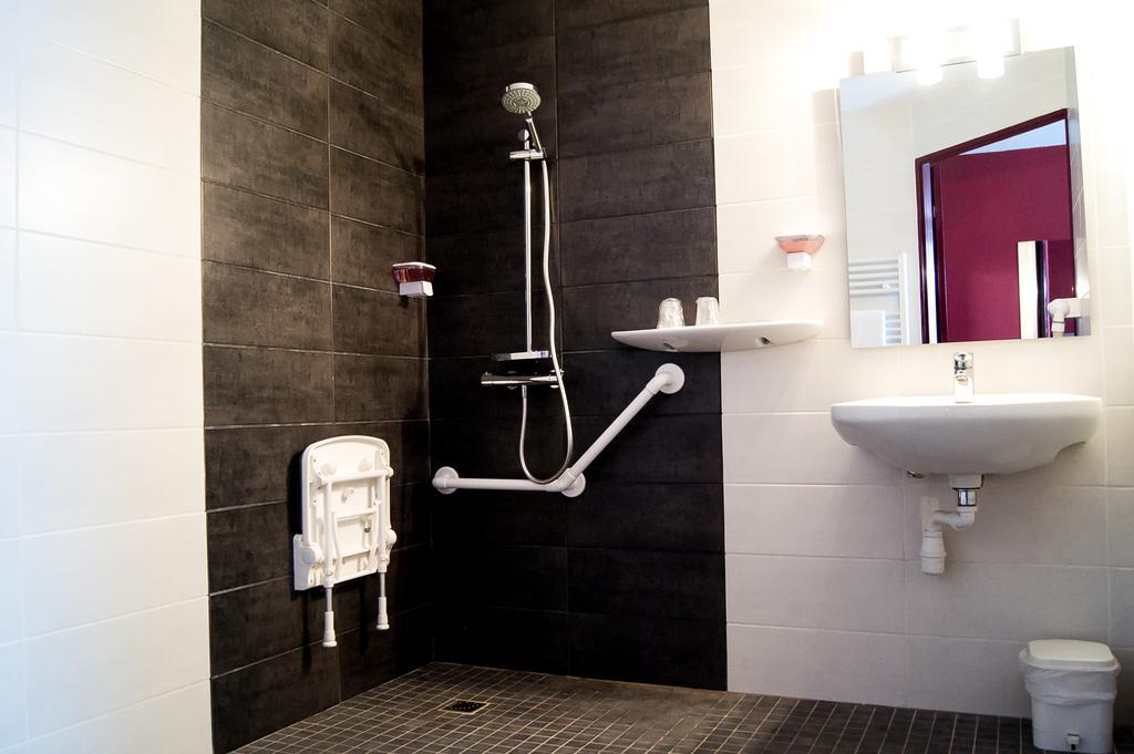 Triple Room,1597562649:JPEG