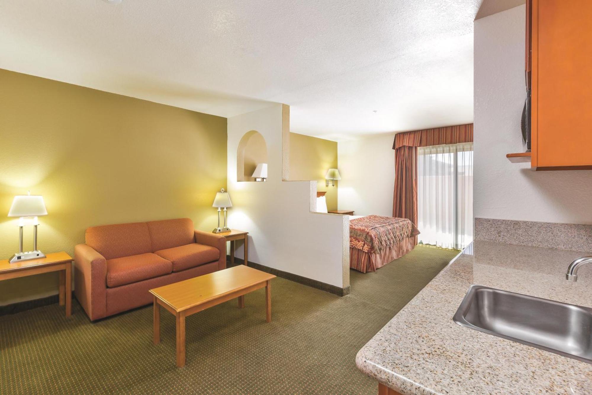 1 King Bed, Suite, Kitchenette, Non-Smoking