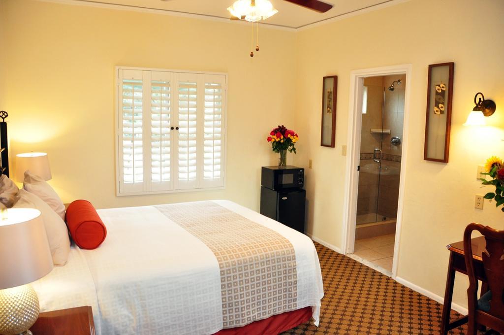 Queen Room