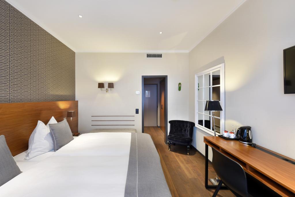 Economy Double Room,1448281390:JPEG