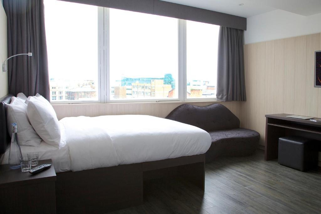 Quarto Superior com Cama Queen-size