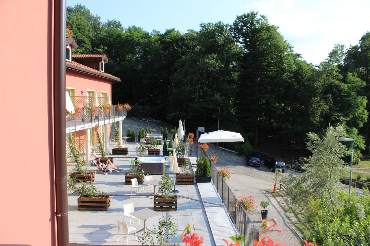 Double Room Terrace Lake View