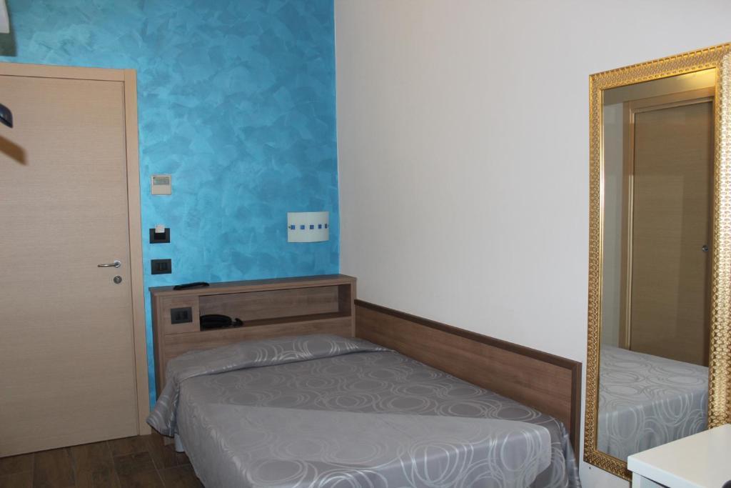 Single Room,52330052:JPEG
