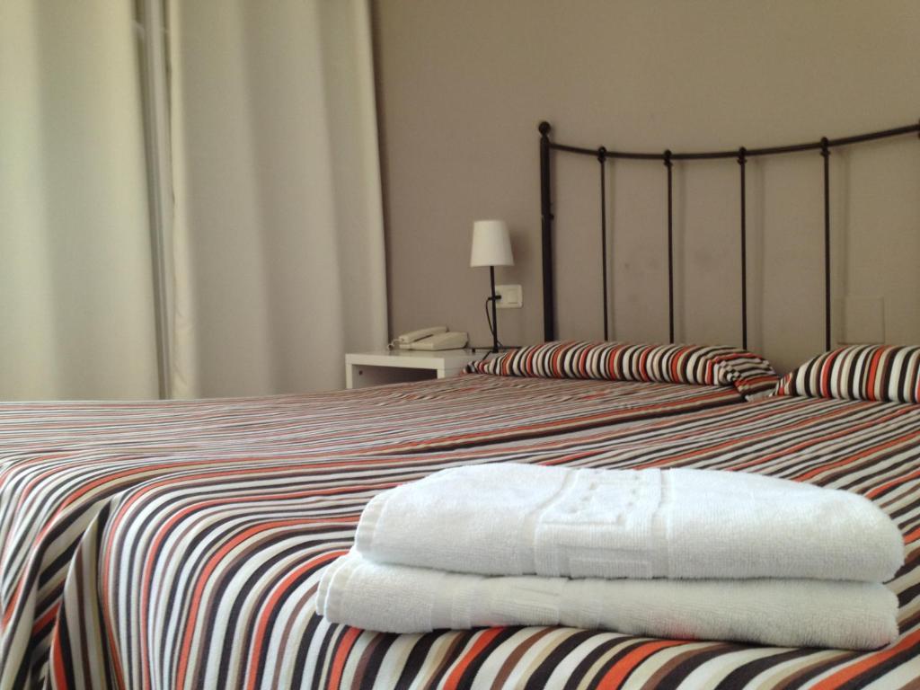 Single Room,654375456:JPEG