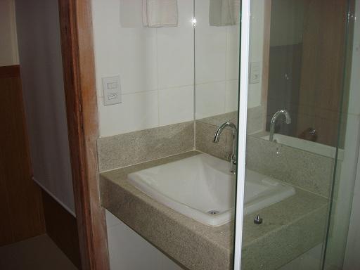 Quarto Grande com Cama de Casal ou 2 de Solteiro