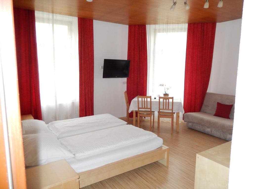Double Room Private Bathroom