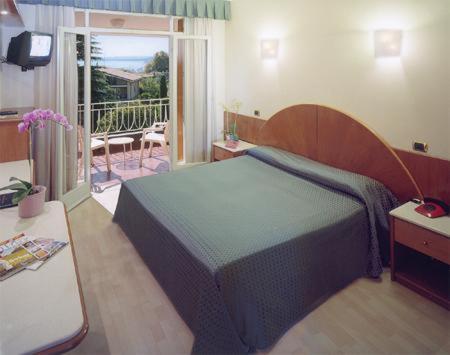 Classic Doppel-/Zweibettzimmer mit Balkon