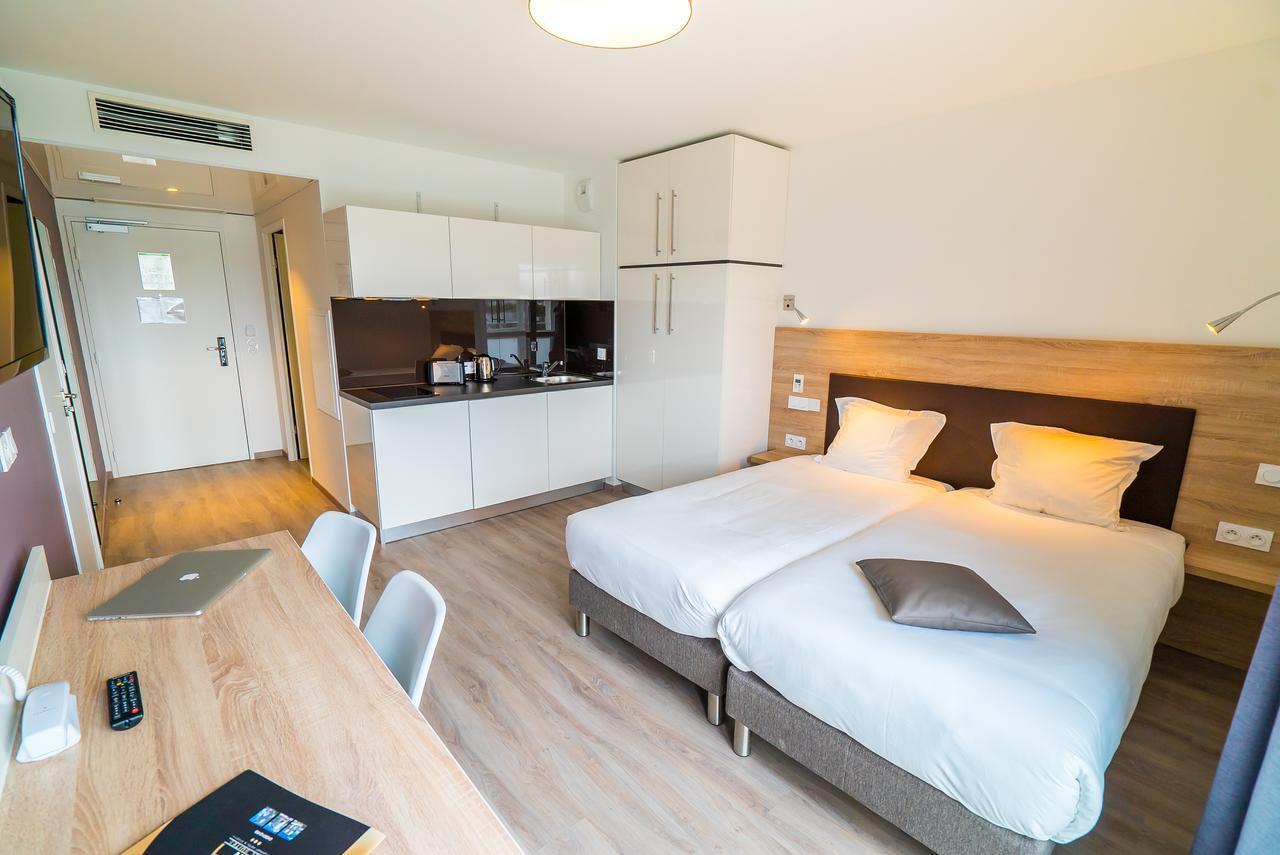 Comfort Studio 2 Single Beds 1