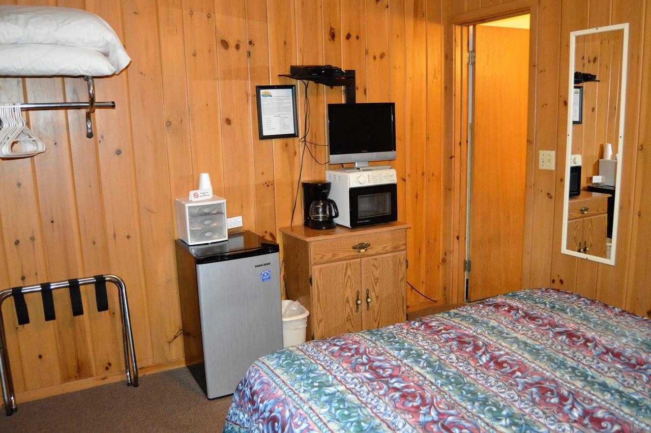 Small Double Room,531224514:JPEG
