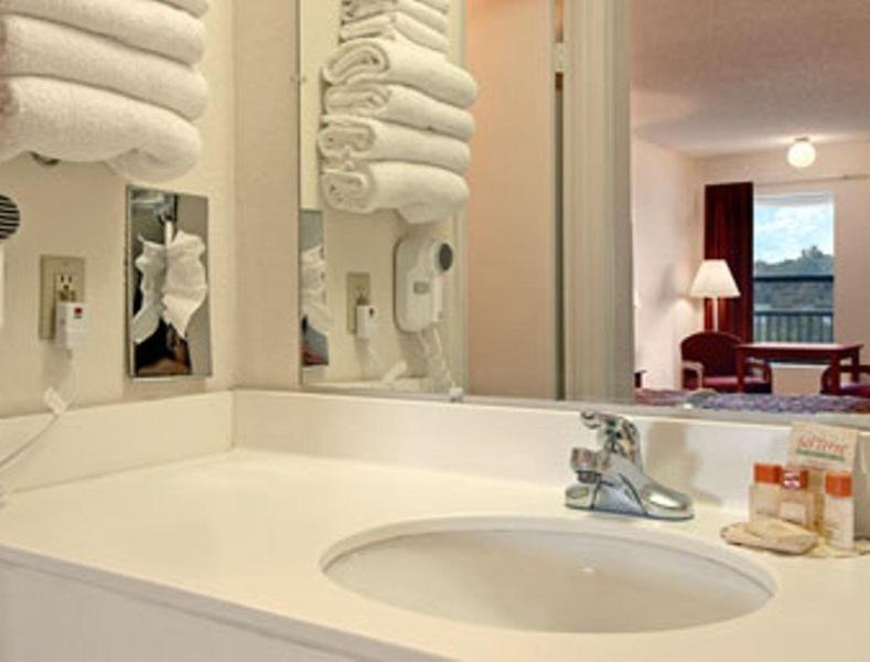 King Room - Mobility Access/Non-Smoking